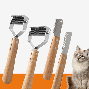 Demir ve Ahşap Saplı Köpek ve Kedi Tüy Tarama Tarağı - Düğümleri, Tüy Dökülmelerini ve Gevşek Tüyleri Giderir - Product Image 1