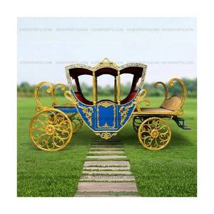 Carruaje de Caballos de Boda de Lujo Estilo Vintage Real para la Entrada de los Novios - Product Image 1