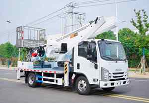 Camion nacelle articulée Isuzu avec bras pliant, nacelle élévatrice, véhicule de travail en hauteur, plateforme de travail aérien, élévateur de personnel, engin aérien - Product Image 3