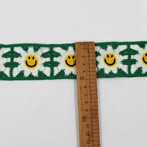 Toptan yüksek kalite 50mm geniş Polyester tığ nakış gülen yüz dantel papatya bandı giysi ev tekstili için düzeltir - Product Image 4