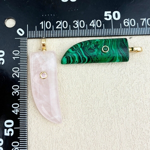 Pendentif en or plaqué or en forme de <span class=keywords><strong>dent</strong></span> de <span class=keywords><strong>tigre</strong></span> avec améthyste et zircon, et pendentif en corne avec pierre précieuse naturelle de quartz rose, pour cadeau, vente en gros - Product Image 4