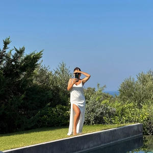 Abito da donna estivo elegante e alla moda in cotone leggero, con stampa floreale all-over personalizzata, maniche a sbuffo e taglio a bolle - Product Image 3