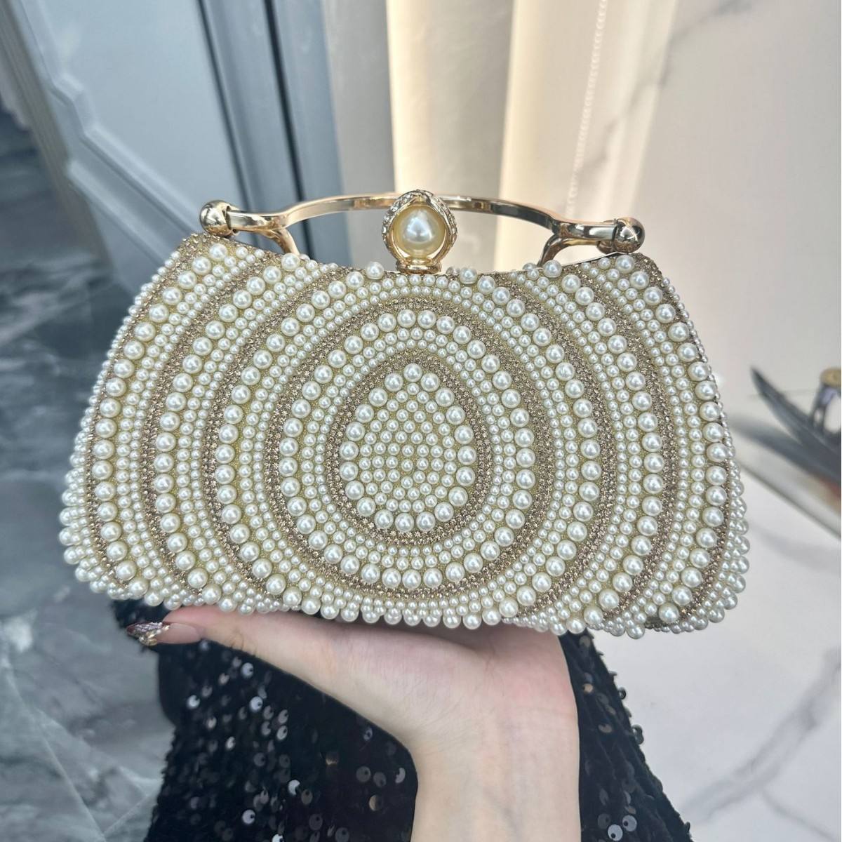 โกลเด้น