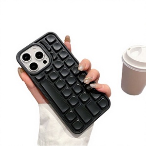 Nouvelle coque de téléphone créative anti-chute avec clavier 3D pour iPhone 11/15 pour Apple Nouvelle coque de protection souple en TPU pour iPhone 16PRO - Product Image 4