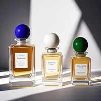 Bouteilles de parfum en verre carré clair de haute qualité avec couvercle en or 30ml 50ml 100ml capacité pompe pulvérisateur Type d'étanchéité