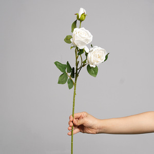Rose artificielle en velours Greenway, 3 blanches, 5 rouges, tige entière, arrangement floral décoratif, ornement d'intérieur pour les fêtes et les festivals - Product Image 4