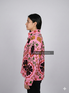 Chaqueta Suzani de Terciopelo de Algodón Hecha a Mano |   Abrigo de Invierno Estilo Bohemio para Mujer |   Textil Indio Ecológico Bordado a Mano - Product Image 2