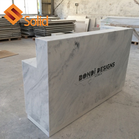 Station d'infirmière blanche de luxe en pierre de résine de surface solide comptoir de réception de salon de beauté d'hôtel de conception moderne