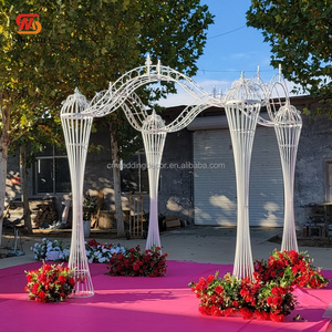 Cadre <span class=keywords><strong>en</strong></span> métal blanc de style château royal lisse <span class=keywords><strong>pavillon</strong></span> de chuppah mariage princesse Mandap décor d'événement - Product Image 1