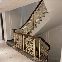 Rampe d'escalier décorative en bois pour villa, balustrade incurvée dorée en aluminium