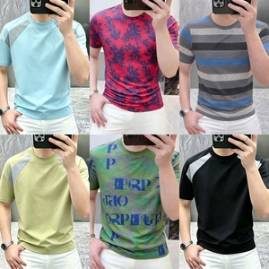 เสื้อยืดแขนสั้นผู้ชายลายทางและลายพิมพ์ คอกลม ทรงเข้ารูป สไตล์ลำลอง ขายส่ง - Product Image 1