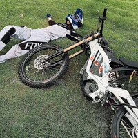 Vélo électrique de course Surron Light Bee X 72V robuste et amélioré avec suspension fluide, acceptant la coopération en gros et les achats en gros