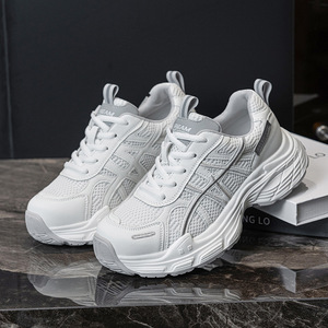 Zapatillas deportivas estilo dad shoes 2027 para mujer, ligeras, antideslizantes, con superficie de malla transpirable, informales. - Product Image 3