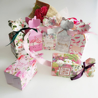 Boîte cadeau triangle de faveur de mariage de bonne qualité avec ruban doré et jolie boîte d'emballage en papier en carton pour bonbons