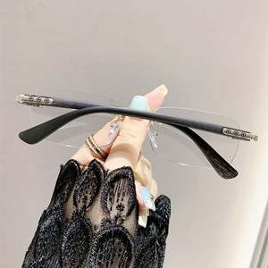 Gafas de Computadora con Marco de Madera sin Montura, Personalizables con Logotipo, Unisex, con Protección Anti Luz Azul y Lentes Fotocromáticas para Hombre - Product Image 6