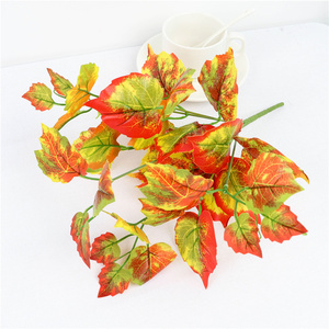 Set di 2 Pezzi: Stelo di Seta Verde Artificiale, Bouquet di Begonia Rossa, Ramo d'Albero Artificiale, Foglia Decorativa da Parete per Decorazioni Domestiche - Product Image 3