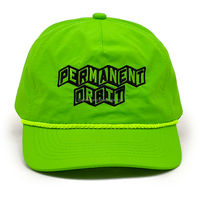 Casquette Snapback en nylon non structurée à 5 panneaux avec logo brodé personnalisé, petite quantité minimale de commande, visière légèrement incurvée