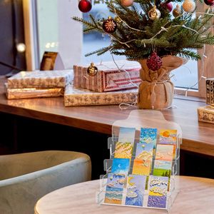 Nhà Máy Tùy Chỉnh 4 Lớp Thiệp Chúc Mừng Hiển Thị Đứng Trong Suốt Acrylic Xách Tay Kệ Bưu Thiếp Chủ Cho Bàn Truy Cập - Product Image 6