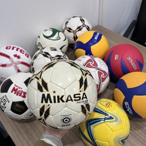 Nouveau <span class=keywords><strong>ballon</strong></span> de <span class=keywords><strong>football</strong></span> officiel de compétition, <span class=keywords><strong>prix</strong></span> économique, cousu à la main, design multicolore, taille personnalisée, vente en gros - Product Image 2