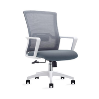 Chaise de bureau exécutive moderne en acier - Design ergonomique, hauteur réglable, pivotante, empilable et mobile pour usage commercial