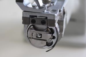 Simge.SI-335 <span class=keywords><strong>Machine</strong></span> <span class=keywords><strong>à</strong></span> <span class=keywords><strong>coudre</strong></span> industrielle <span class=keywords><strong>à</strong></span> cylindre <span class=keywords><strong>Machine</strong></span> <span class=keywords><strong>à</strong></span> <span class=keywords><strong>coudre</strong></span> <span class=keywords><strong>le</strong></span> <span class=keywords><strong>cuir</strong></span> <span class=keywords><strong>Pfaff</strong></span> 335 - Product Image 3