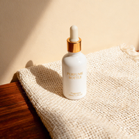 Flacon compte-gouttes en verre blanc de 20-155 ml en gros avec bouchon doré, flacon vide pour huiles essentielles, contenant de sérum cosmétique avec logo personnalisé