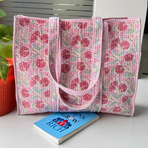 กระเป๋าโท้ทผ้าฝ้ายพิมพ์ลายดอกไม้แบบบล็อกพิมพ์ ปี 2026 สำหรับผู้หญิง กระเป๋าถือขนาดเล็กสำหรับช้อปปิ้ง ไปเที่ยวชายหาด ใช้ในชีวิตประจำวัน สไตล์อินเดียดั้งเดิม ลายชนเผ่า ซักได้ - Product Image 1