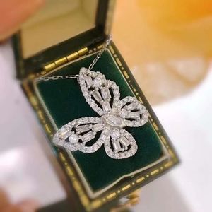 Xinfly Wholesale Fashion 18K Solid Gold Natural 0.68CT Butterfly Diamond <b>Necklace</b> for Women - Product Image 2