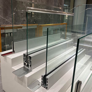 ราวบันได<span class=keywords><strong>กระจก</strong></span>แบบไร้กรอบเชิงพาณิชย์ พร้อมฐานรางรูปตัวยู สำหรับโครงการโรงแรม สำนักงาน อพาร์ตเมนต์ ระเบียงดาดฟ้า ระเบียงบ้าน บันได ราวจับ<span class=keywords><strong>กระจก</strong></span> - Product Image 3