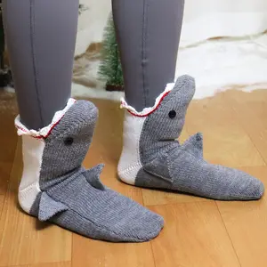 Vente en gros de chaussettes antidérapantes douces et confortables pour l'hiver, chaussettes de noël amusantes