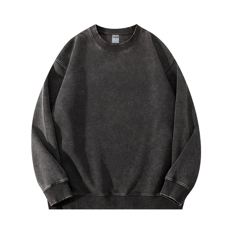Batik black-crewneck