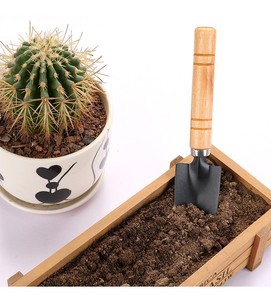 Herramientas de Jardinería, Juego de Tres Piezas de Pala de Acero para Desherbar y Plantar en Macetas, con Mango de Madera - Product Image 2