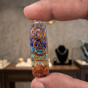 ไม้กายสิทธิ์ควอทซ์ธรรมชาติแบบธรรมชาติพร้อมจี้ orgone สำหรับตกแต่งหรือใช้เป็นของขวัญ - Product Image 3