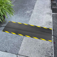 Protector de Cables de Goma Resistente para Seguridad en el Cableado del Piso