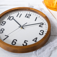 Jam Dinding Kayu Solid dengan Mesin Quartz Senyap untuk Dekorasi Rumah