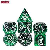 Ensemble de dés RPG polyédriques personnalisés en résine, 7 pièces, faits à la main, motif d'armes de Ranger, thème Dragons et Donjons, taille standard pour
