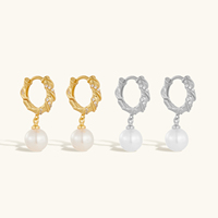 Anting-anting gelang emas lapis 18K FUAMAY yang anggun dan elegan, terbuat dari kuningan ramah lingkungan dengan desain mutiara terpilin, klasik untuk pemakaian sehari-hari dan hadiah.