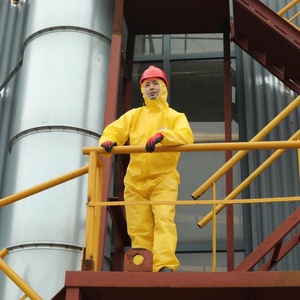 OEM EN14605 Type 3 4 Kit de protection contre les EPI Combinaison globale jetable Combinaison de protection Vêtements de protection contre les produits chimiques