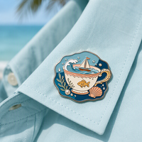 Épinglette en émail souple Teacup Ocean, bateau à voile antique, perle, pour badge métallique de design, bord plaqué argent, cadeau de collection