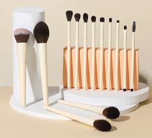 Ms.miau - Juego <span class=keywords><strong>de</strong></span> 13 Brochas <span class=keywords><strong>de</strong></span> <span class=keywords><strong>Maquillaje</strong></span> Veganas <span class=keywords><strong>de</strong></span> Alta Calidad con Mango <span class=keywords><strong>de</strong></span> Madera, Brochas Profesionales para <span class=keywords><strong>Maquillaje</strong></span> Facial, Brocha para Difuminar - Product Image 1