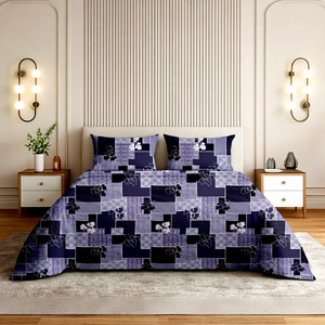 Drap de lit en coton imprimé design |   Couvre-lit bleu marine à motif floral avec housses de coussin assorties pour chambre à coucher - Product Image 1