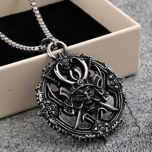 Colgante de Acero Inoxidable para Hombre, Diseño de Espada y Casco de Samurái Japonés Hannya, Joyería de Moda, Regalo - Product Image 1