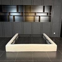 Lit capitonné italien haut de gamme, taille Queen, emballage sous vide, pour chambre d'hôtel