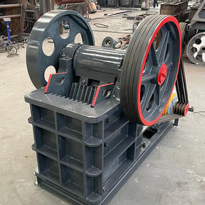 Concasseur de pierres chaudes africaines vibrant à mâchoires mobiles compactes avec moteur diesel - Product Image 2