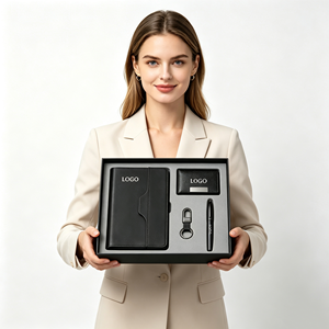 Ensemble cadeau promotionnel de bureau personnalisé 4 en 1 avec carnet en cuir A5, stylo, porte-clés, porte-cartes pour kit de bienvenue des employés - Product Image 4