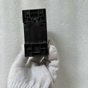 Disjoncteur Siemens 3RV1021-0DA15 d'occasion pour machine d'impression offset Heidelberg - Product Image 2
