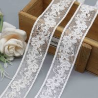 Dentelle Raschel vintage en nylon et coton avec motifs de feuilles et de fleurs pour inserts de chemisiers et lingerie