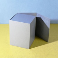Boîte cadeau pour lampe de bureau en carton rigide avec impression personnalisée, pelliculage brillant, fermeture magnétique argentée et doublure en éponge