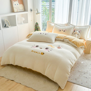 High Quality Kawaii Cartoon Lamb Fleece Plush Embroidery 4Pcs Animal Pattern Kids Winter Warm Bedding Set - Product Image 5