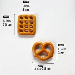 Miniature de Pretzel Classique en PVC, Modèle de Biscuit Salé, Accessoire de Décoration DIY pour Artisanat, Ornement et Présentation Alimentaire - Product Image 4